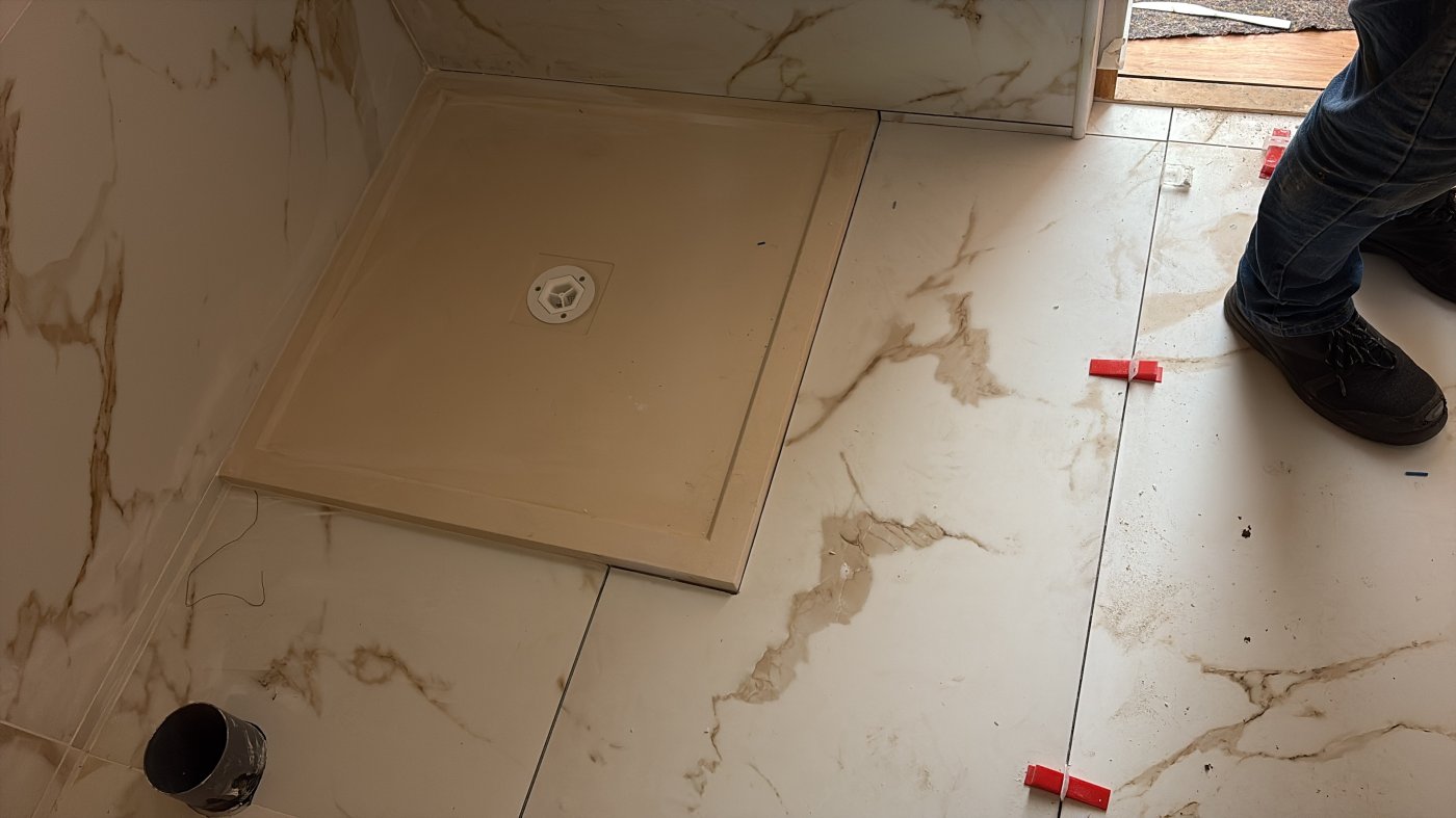 Ladrilhador, pisos flutuantes e pinturas